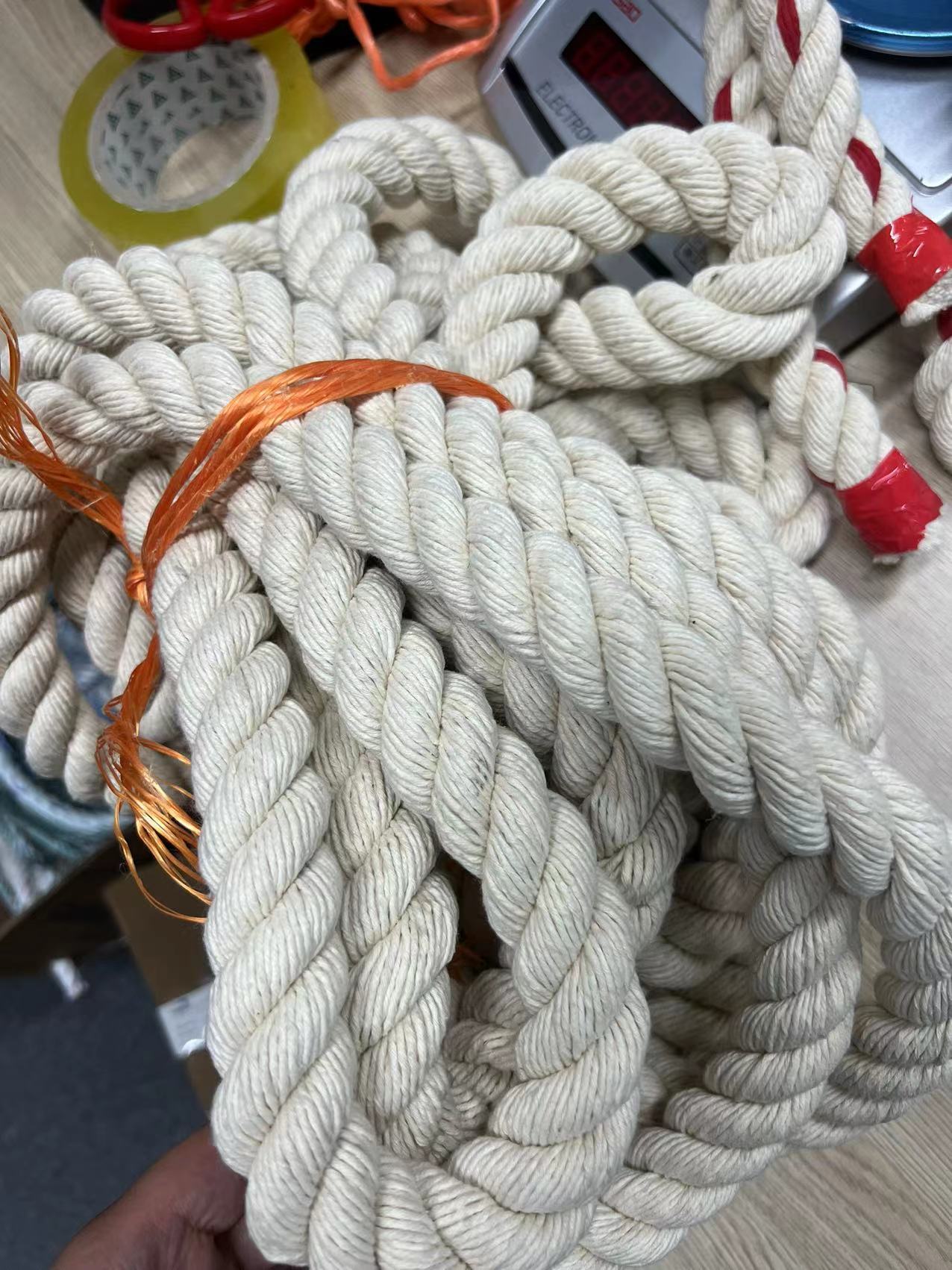 High quality 3/4 strand twisted polyester cotton rope, used in industry, packaging, agriculture, decoration, etc